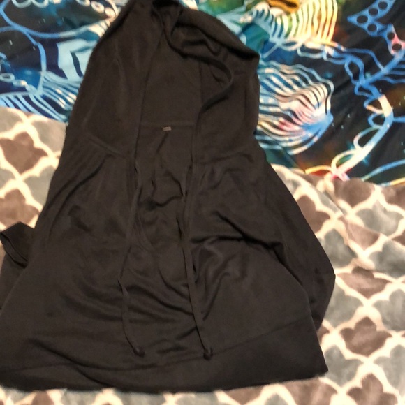 ✨2/$75 ✨ Fabletics buttery soft hoodie - Picture 7 of 7